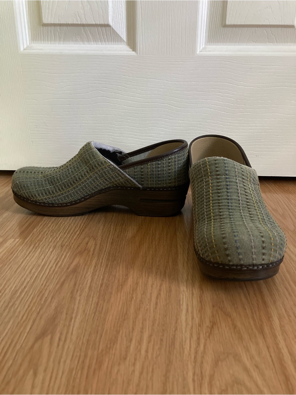 Dansko Vegan Jute Pro
Artisan Striped Canvas Clogs Size 40 - Picture 2 of 11